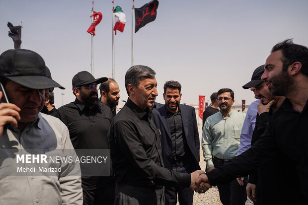 بازدید رئیس ستاد اجرایی فرمان امام از روند خدمترسانی در مرز مهران 43
