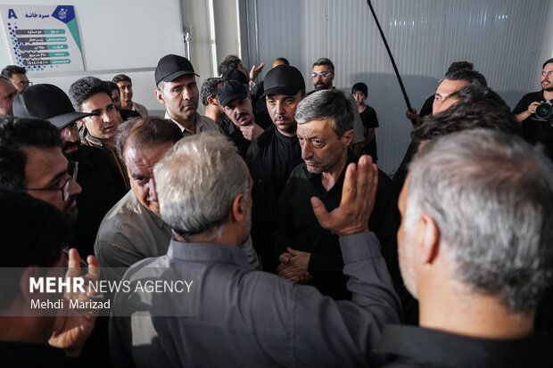 بازدید رئیس ستاد اجرایی فرمان امام از روند خدمت‌رسانی در مرز مهران 49