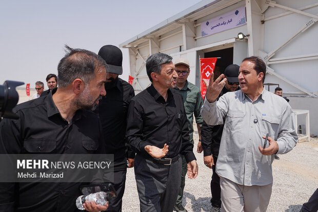 بازدید رئیس ستاد اجرایی فرمان امام از روند خدمت‌رسانی در مرز مهران 60