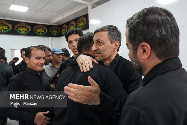 بازدید رئیس ستاد اجرایی فرمان امام از روند خدمت‌رسانی در مرز مهران 71