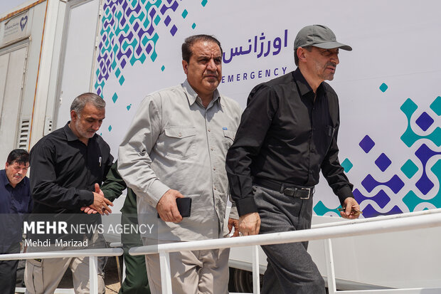 بازدید رئیس ستاد اجرایی فرمان امام از روند خدمت‌رسانی در مرز مهران 75
