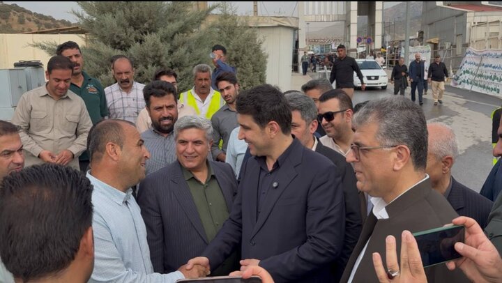 کارمند شهرداری مریوان ساک طلا را در مرز باشماق به زائر اربعین پس داد