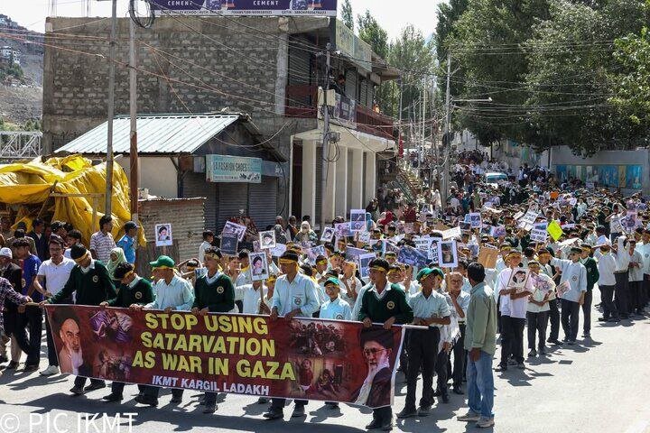 تظاهرات گسترده هندیها در حمایت از غزه با شعار «لبیک یاخامنهای» +فیلم تظاهرات گسترده هندیها در حمایت از غزه با شعار «لبیک یاخامنهای» +فیلم