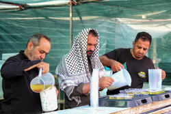 فرماندار اسلام‌آبادغرب بر رفع مشکلات مواکب مسیربازگشت زائران تأکید کرد