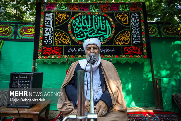 روضه‌خوانی سنتی با عطر گلاب ناب در یزد