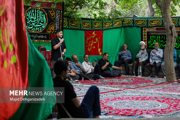 روضه‌خوانی سنتی با عطر گلاب ناب در یزد