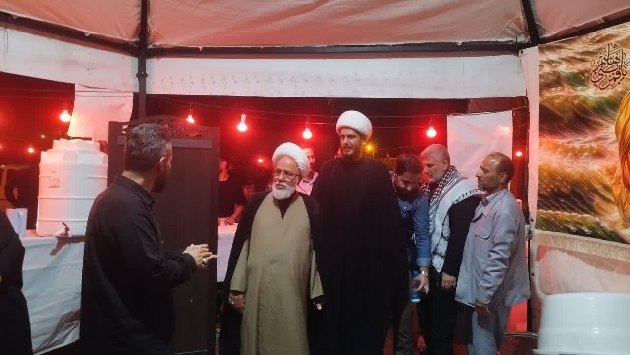 بازدید نماینده ولی فقیه در استان از موکب «زندگی با آیهها» در قصرشیرین