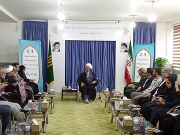 خبرنگاران مشکلات مردم را شجاعانه طرح و پیگیری کنند