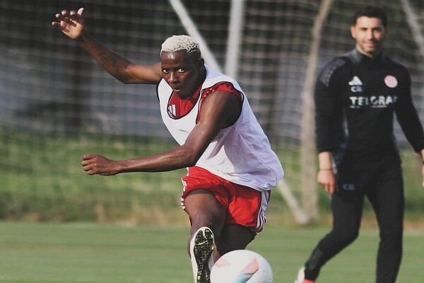 بازیکن جدید استقلال آزمایش پزشکی می دهد