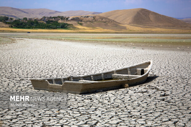 مرگ تدریجی یک دریاچه