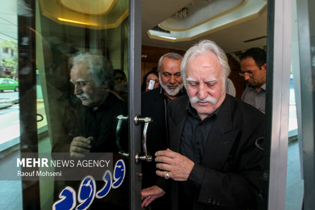 تشییع استاد فرشچیان فقط در اصفهان انجام میشود