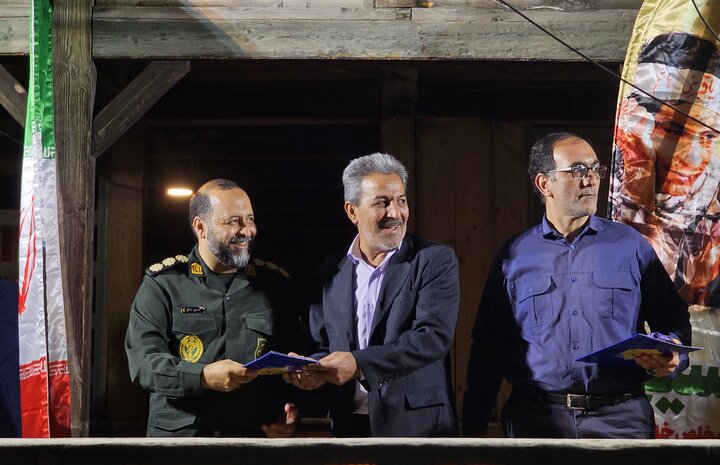 تقدیر از افسران جنگ نرم در شاهرود؛ آغاز رزمایش بزرگ محرومیتزدایی تقدیر از افسران جنگ نرم در شاهرود؛ آغاز رزمایش بزرگ محرومیتزدایی