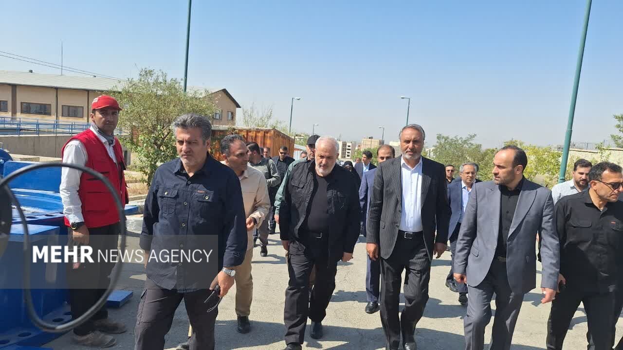 وزیر نیرو از تصفیه خانه آب کرج بازدید کرد وزیر نیرو از تصفیه خانه آب کرج بازدید کرد