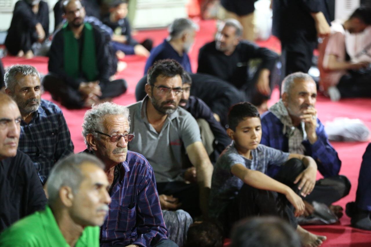 پرده‌خوانی در موکب کاظمین؛ میزبانی از زائران با سفره کرامت