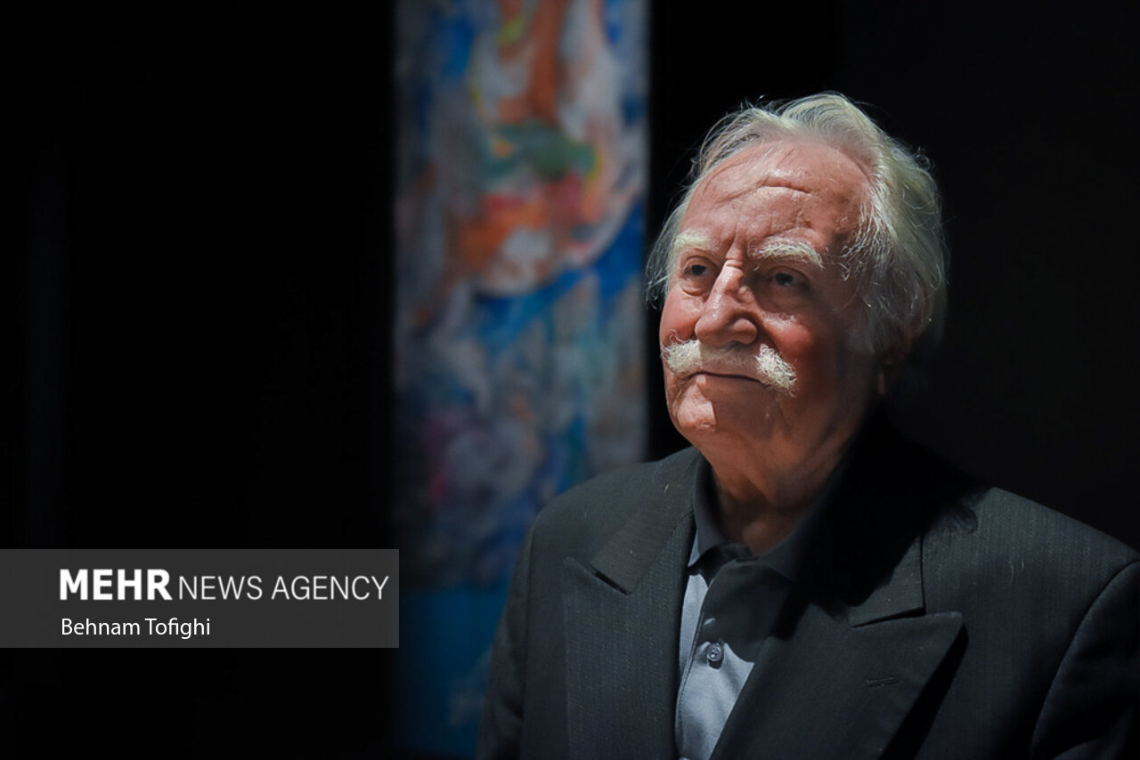 از بوم تا ابدیت؛محمود فرشچیان فردا در آرامگاه صائب اصفهان آرام میگیرد