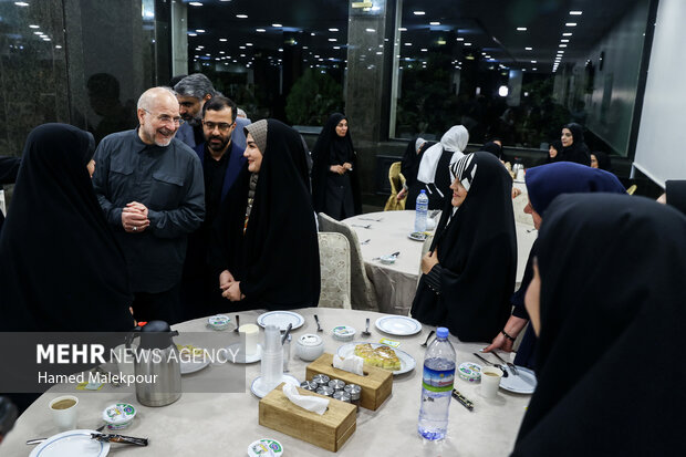 دورهمی صمیمانه خبرنگاران پارلمانی با حضور رئیس مجلس