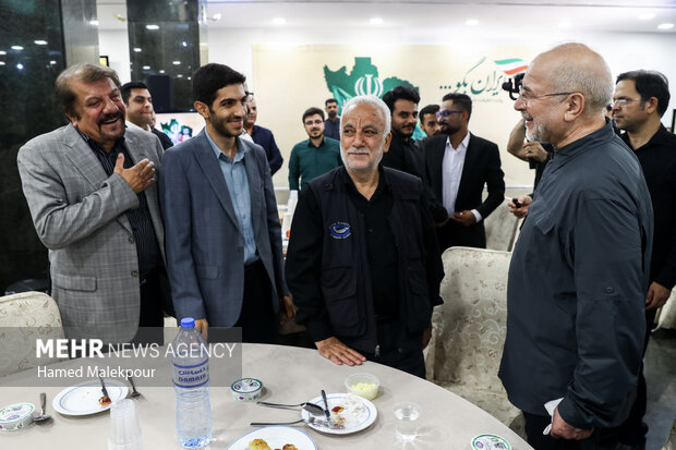 دورهمی صمیمانه خبرنگاران پارلمانی با حضور رئیس مجلس