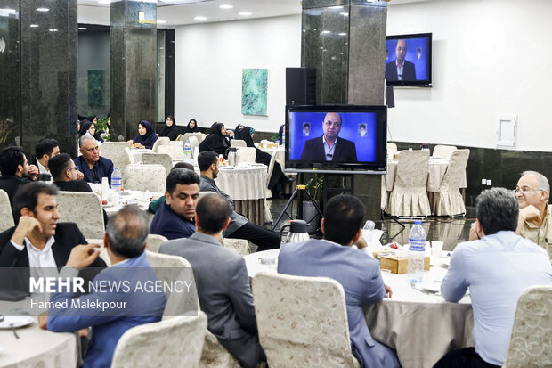 دورهمی صمیمانه خبرنگاران پارلمانی با حضور رئیس مجلس