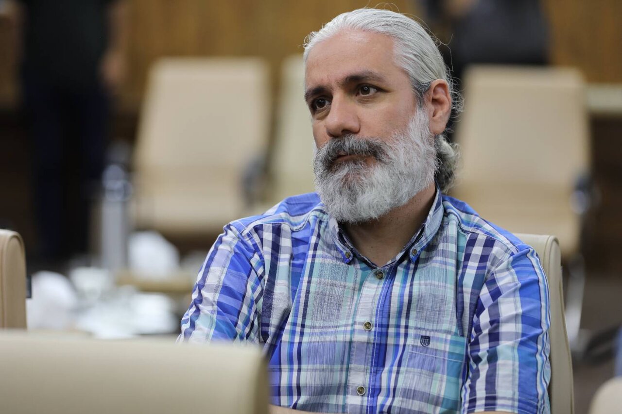 نوید «آنجا» از جهان بدون آمریکا و اروپا؛ حفرههای کتاب و معنای هویت!