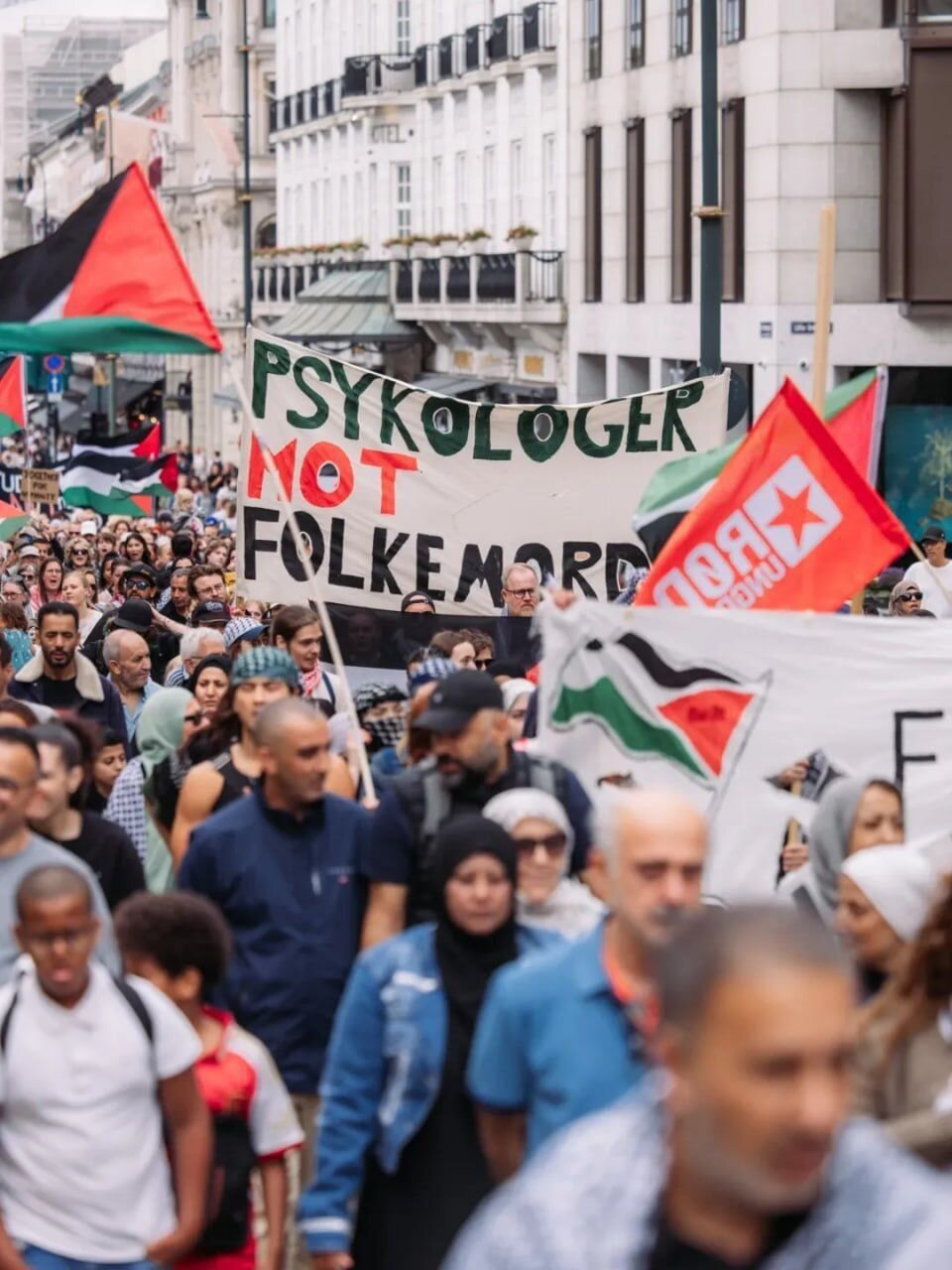 راهپیماییهای گسترده جهانی در حمایت از مردم مظلوم غزه+ فیلم و تصاویر