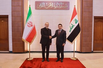 الأعرجي خلال لقائه لاريجاني: الحكومة تمنع أي خرق هدفه التجاوز على دول الجوار