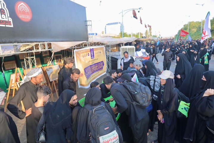 نمایش آثار هنری قرآنی در مسیر زائران اربعین