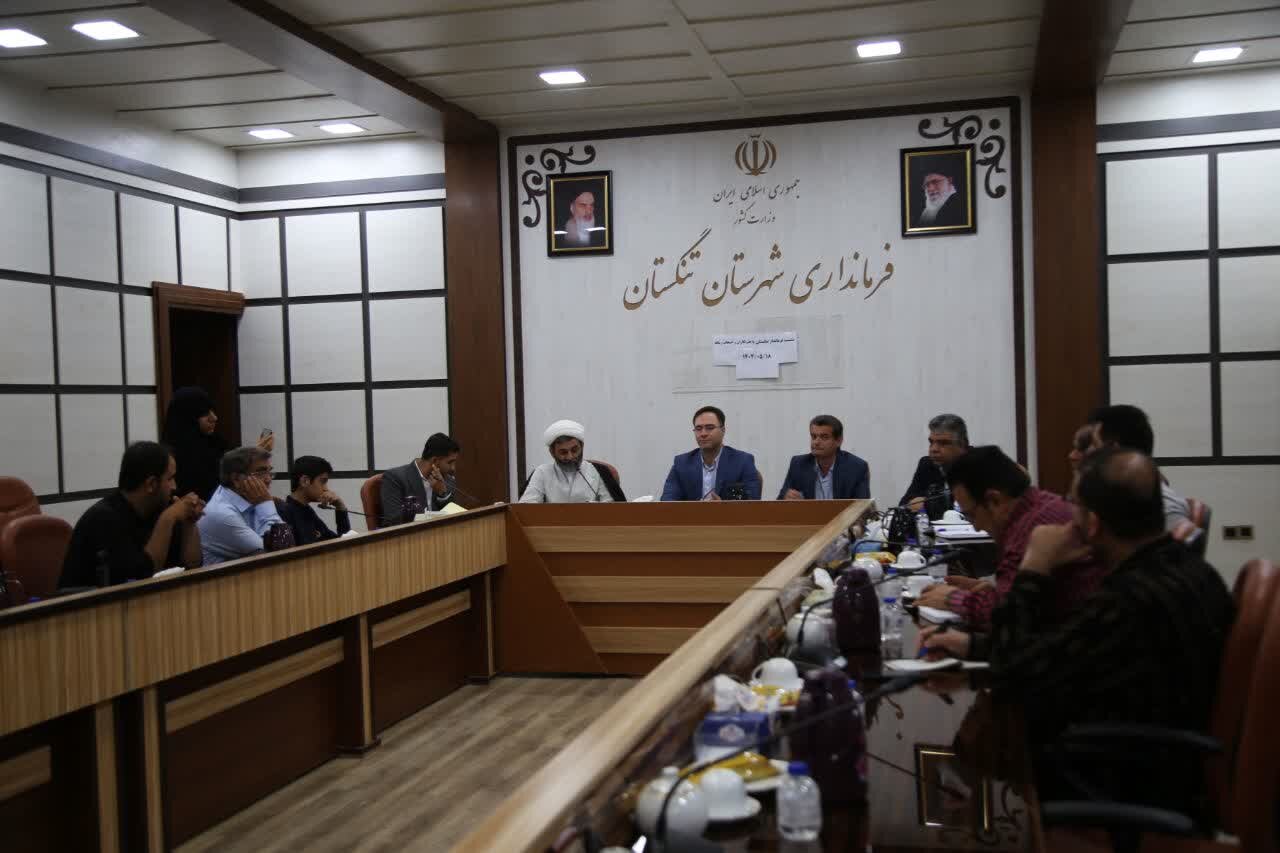 خبرنگاران پل ارتباطی میان مردم و مسئولان هستند