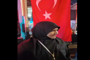 Erbain ziyaretçilerine hizmet veren Türk kadın duygularını anlattı (+Video)