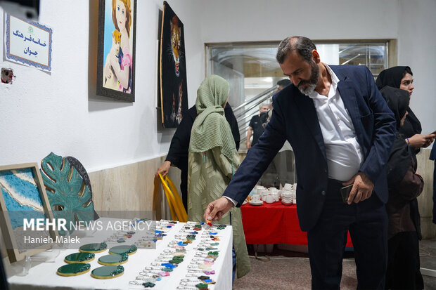 روز خبرنگار و بهره برداری از المان بسیج