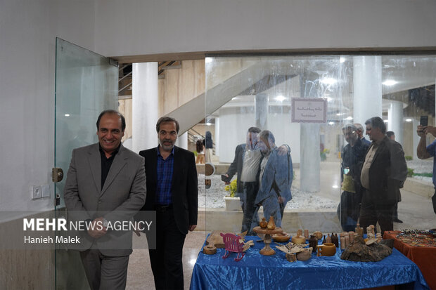 روز خبرنگار و بهره برداری از المان بسیج