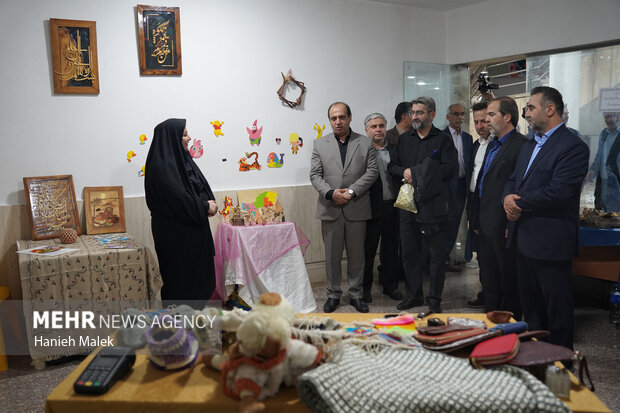 روز خبرنگار و بهره برداری از المان بسیج