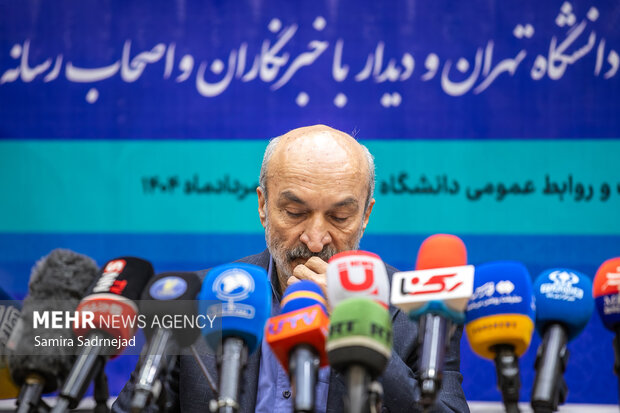 نخستین کنفرانس مطبوعاتی رئیس دانشگاه تهران