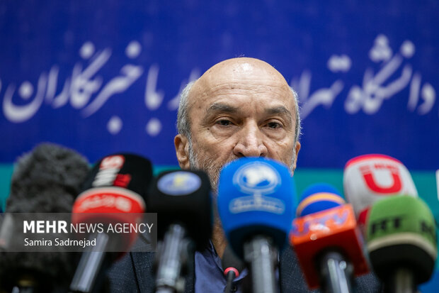 نخستین کنفرانس مطبوعاتی رئیس دانشگاه تهران