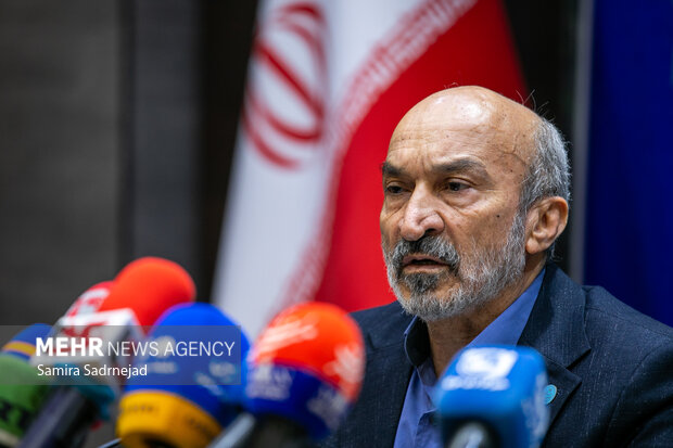 نخستین کنفرانس مطبوعاتی رئیس دانشگاه تهران