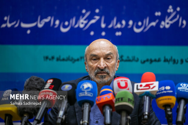 نخستین کنفرانس مطبوعاتی رئیس دانشگاه تهران