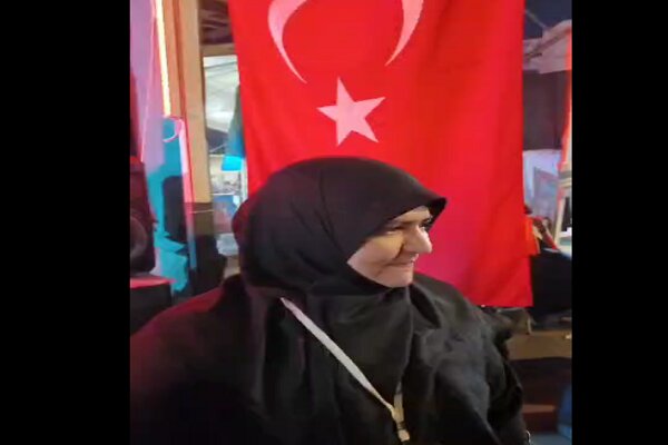 Erbain ziyaretçilerine hizmet veren Türk kadın duygularını anlattı (+Video)