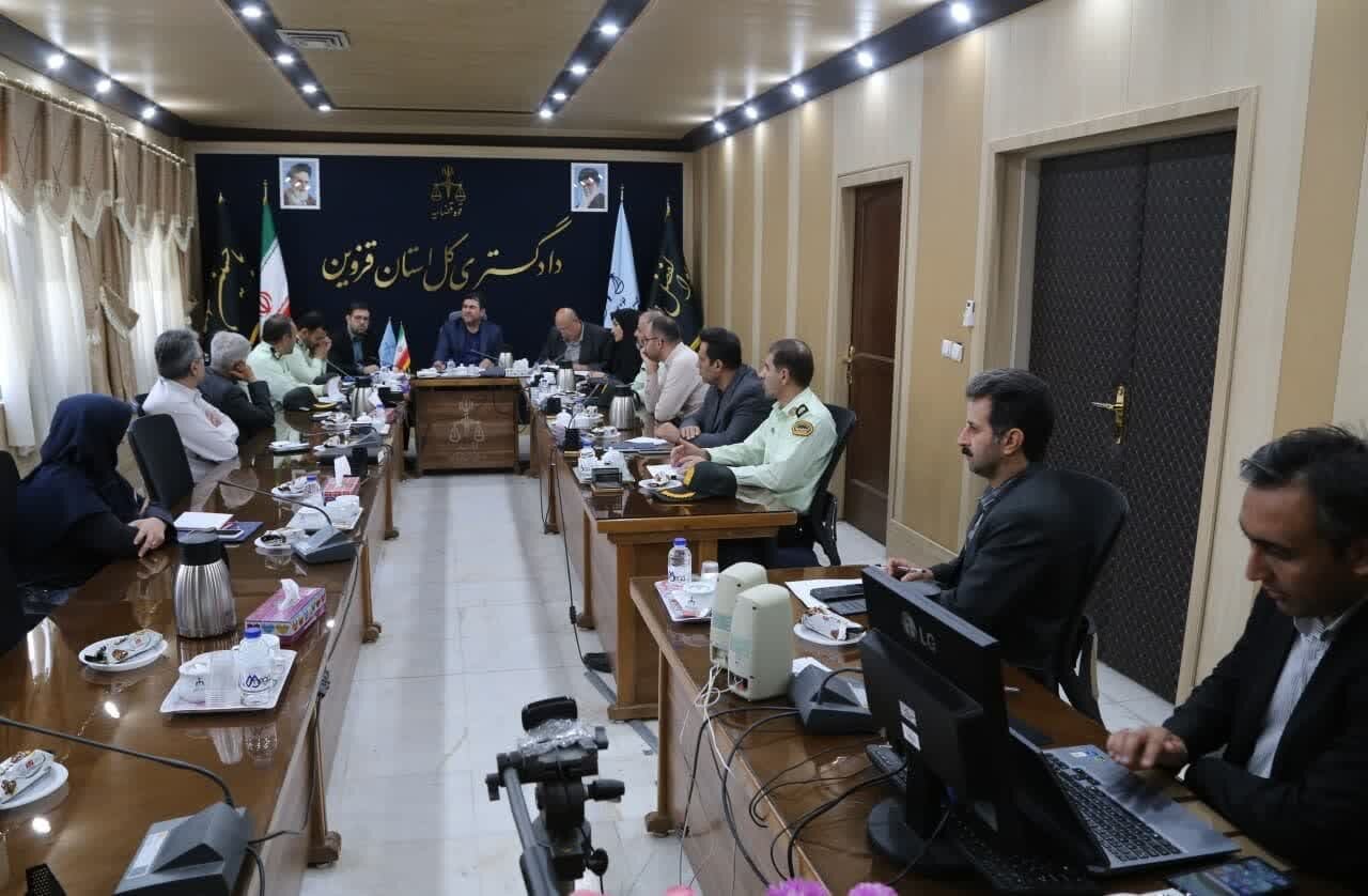 انتقاد معاون دادگستری قزوین از پراکندهکاری در فعالیتهای رسانهای انتقاد معاون دادگستری قزوین از پراکندهکاری در فعالیتهای رسانهای