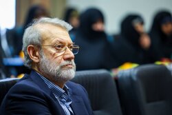 علی لاریجانی درگذشت مادر حداد عادل را تسلیت گفت