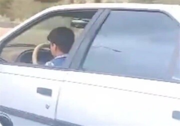 توقیف خودرو سواری پژو با رانندگی پسر بچه ۱۲ ساله