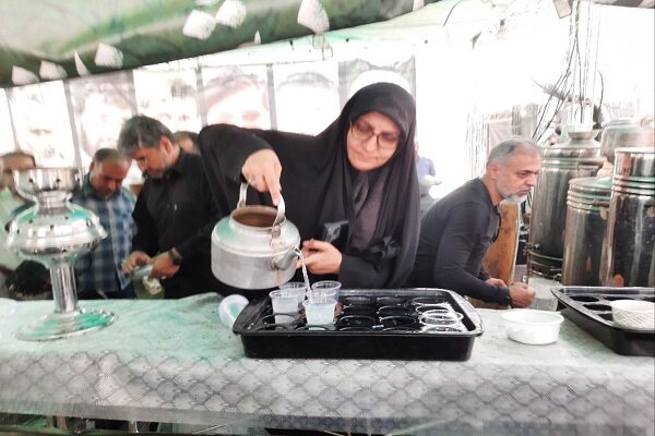 فعالیت‌ چهره های برجسته علمی و فرهنگی در موکب شهید سلیمانی