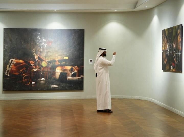 وقتی با نزدیک شدن به یک اثر میتوانید وارد جهان نقاشی شوید