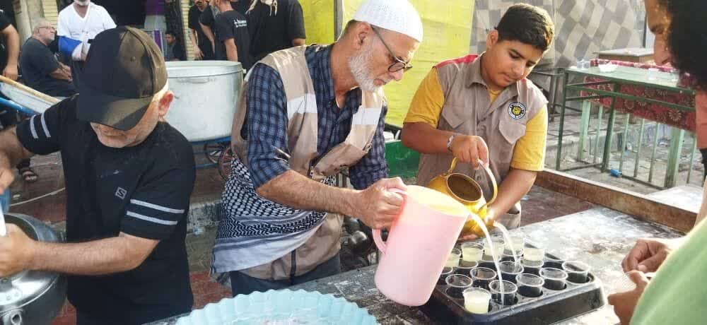 خدمت‌رسانی موکب گناوه به زائران اربعین در کربلا