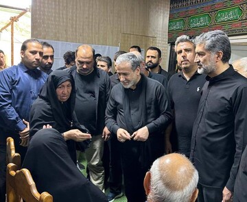 بازدید عراقچی از میز مشترک خدمت سرکنسولگری ایران در نجف اشرف