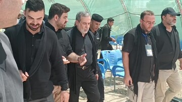 İran Dışişleri Bakanı Irak'ta Erbain yürüyüşüne katıldı