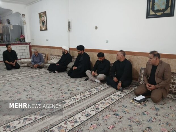 دیدار مسئولان تبلیغات اسلامی لرستان با خانواده‌ شهدای اقتدار