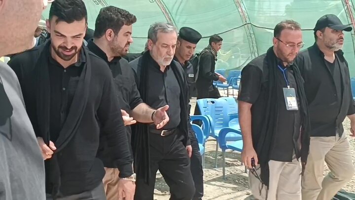 İran Dışişleri Bakanı Irak'ta Erbain yürüyüşüne katıldı İran Dışişleri Bakanı Irak'ta Erbain yürüyüşüne katıldı
