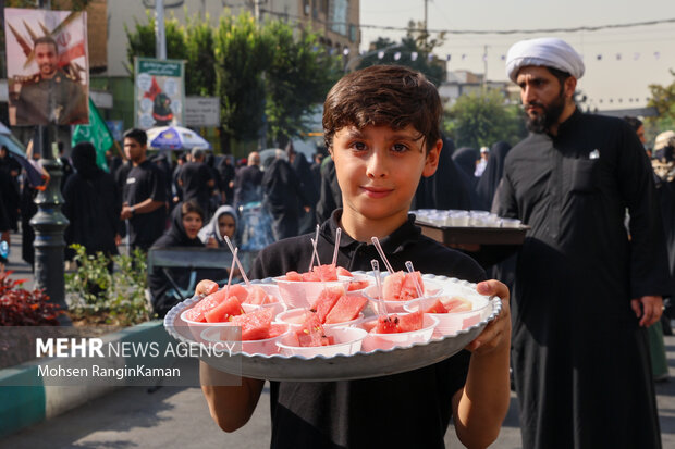 اربعین در قلب همدان؛ عشق به حسین حد و مرز ندارد