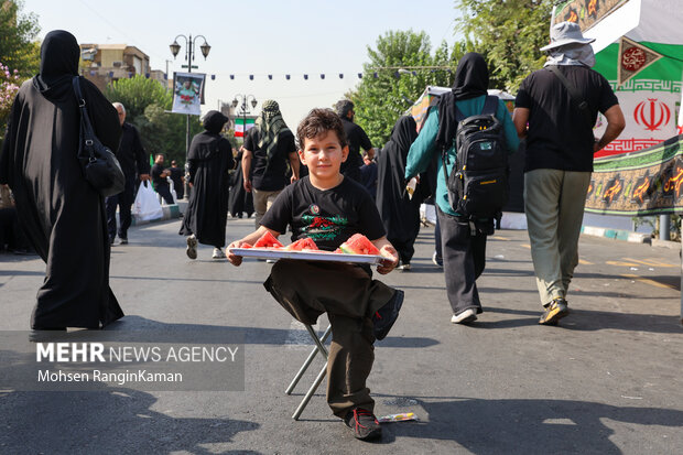 اربعین در قلب همدان؛ عشق به حسین حد و مرز ندارد