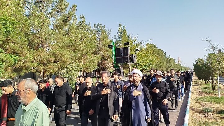 راهپیمایی جاماندگان اربعین حسینی در بردسکن راهپیمایی جاماندگان اربعین حسینی در بردسکن