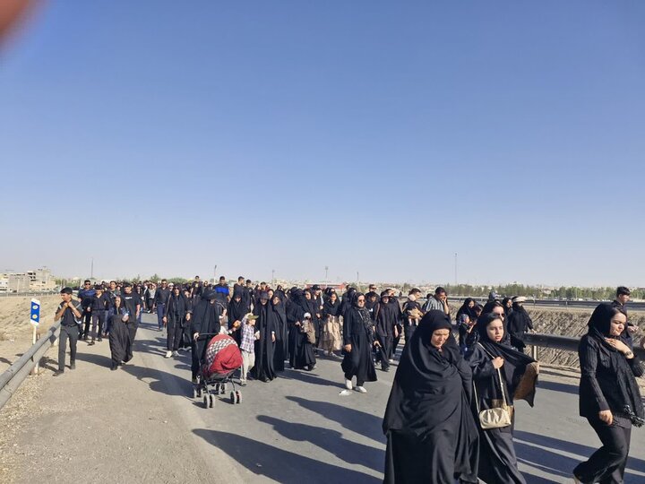پیاده روی جاماندگان اربعین در سیرجان